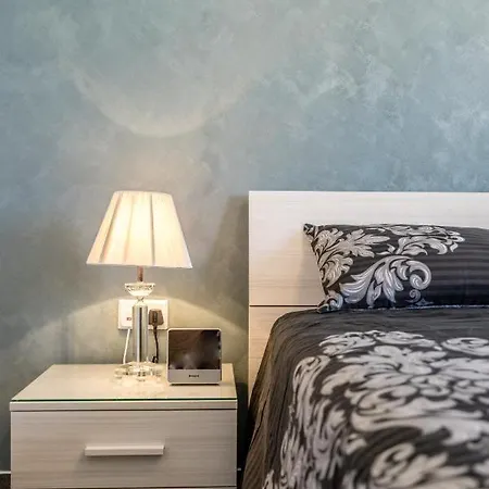 Tulip Court Penthouse Brand New-2 Min From The Sea-central Bugibba *