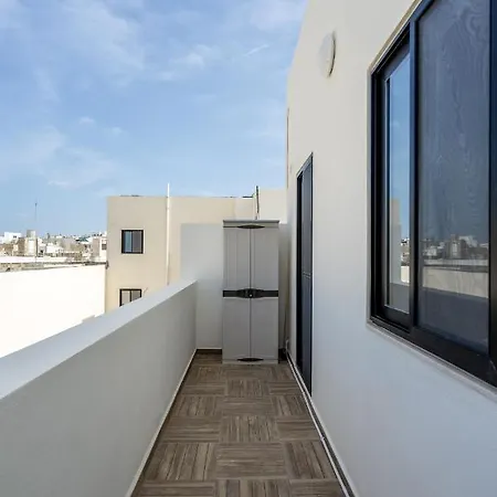 Tulip Court Penthouse Brand New-2 Min From The Sea-central Bugibba