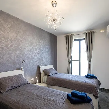 Tulip Court Penthouse Brand New-2 Min From The Sea-central Bugibba Appartement San Pawl il-Baħar