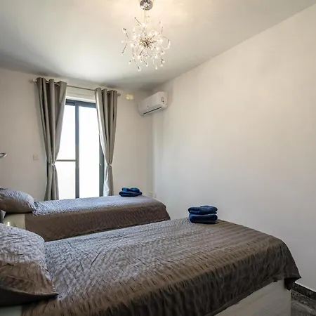 Tulip Court Penthouse Brand New-2 Min From The Sea-central Bugibba San Pawl il-Baħar