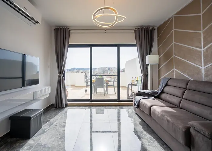 Tulip Court Penthouse Brand New-2 Min From The Sea-central Bugibba Lejlighed