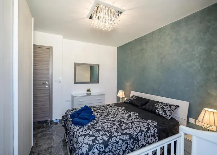 Lejlighed Tulip Court Penthouse Brand New-2 Min From The Sea-central Bugibba *